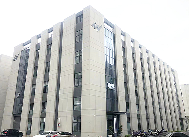 1712814056311431.jpg iwc01.jpg